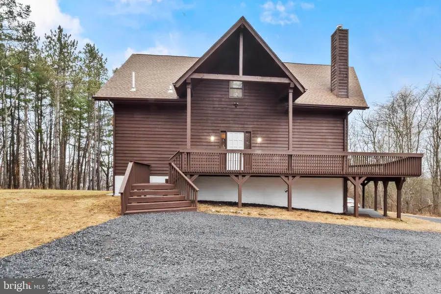 343 Beaver Dam Woods Dr, Berkeley Springs, WV 25411 - Image #2