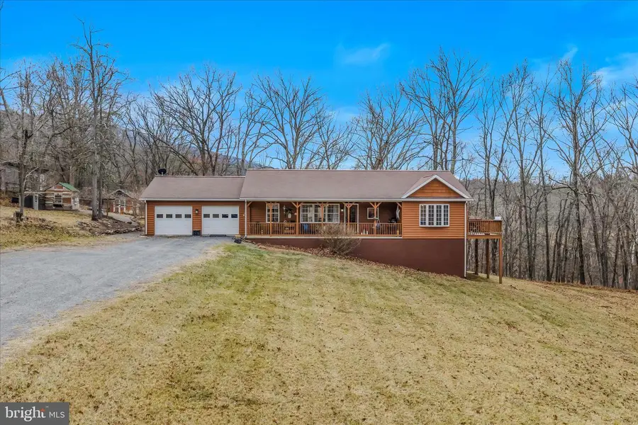 1636 Eckerd Ln, Berkeley Springs, WV 25411 - Image #2