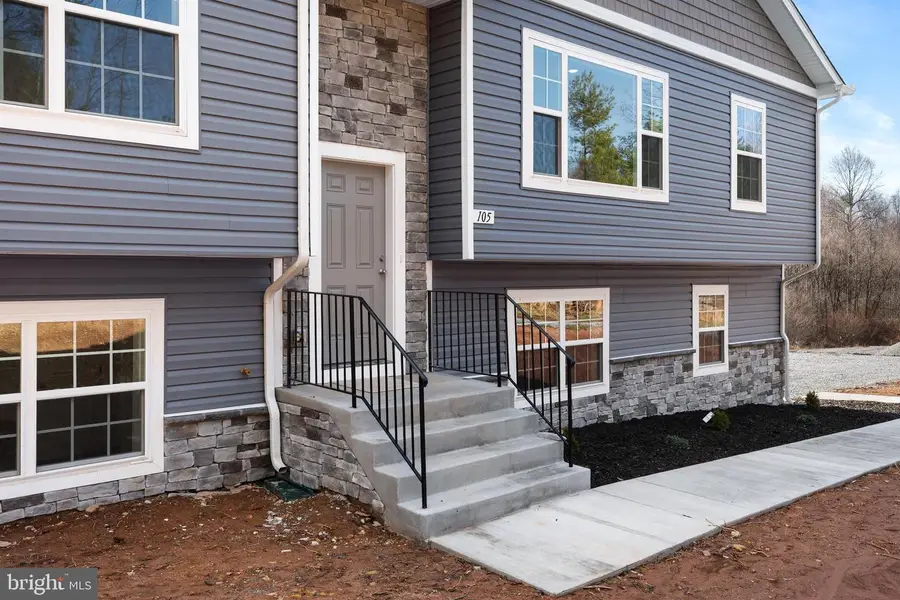 105 Victory Ln., Hedgesville, WV 25427 - #2