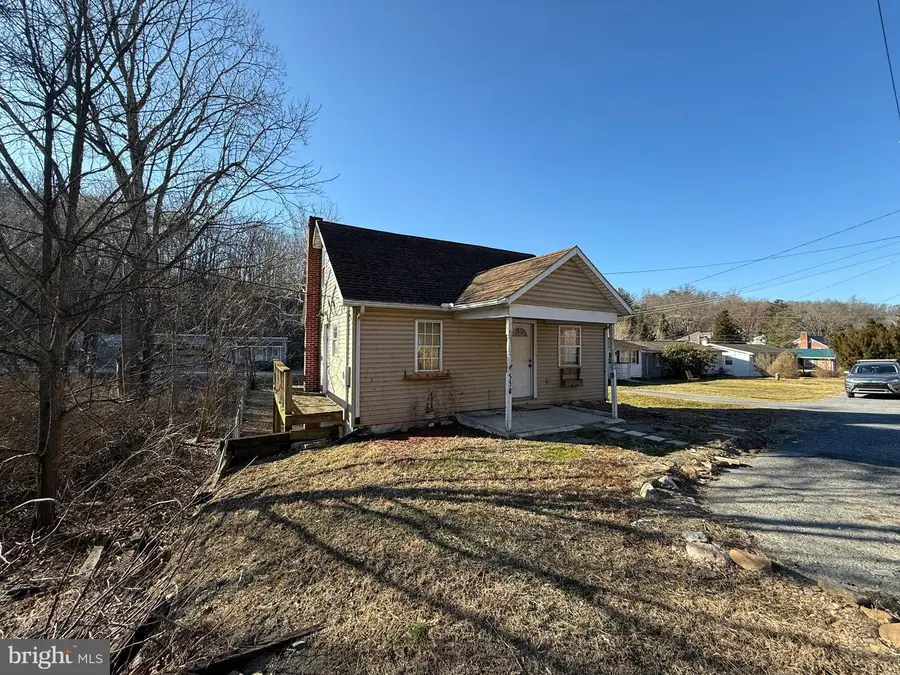 558 Martinsburg Rd, Berkeley Springs, WV 25411 - Image #3
