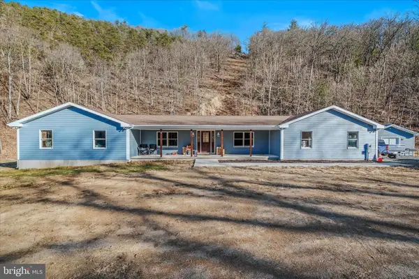 1920 Sir Johns Run Rd, BERKELEY SPRINGS, WV 25411