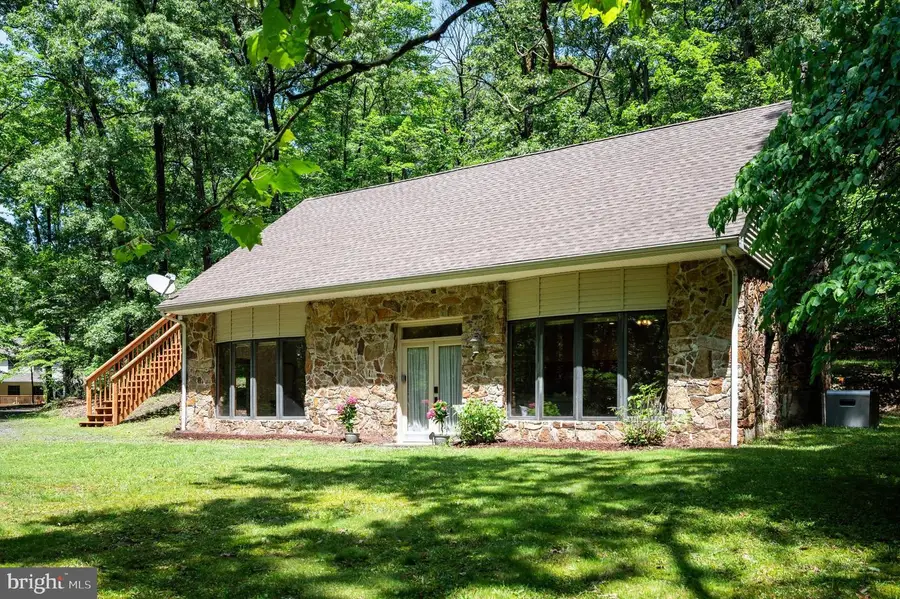 734 Log Cabin Ln, Berkeley Springs, WV 25411 - #3