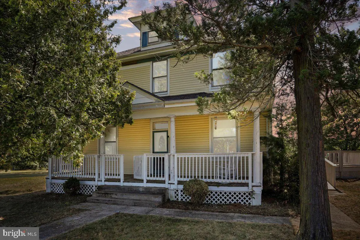 1048 Fairview Dr, Berkeley Springs, WV 25411 - #1
