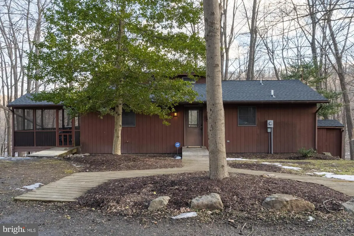 85 Bluebird Ln, Berkeley Springs, WV 25411 - #1