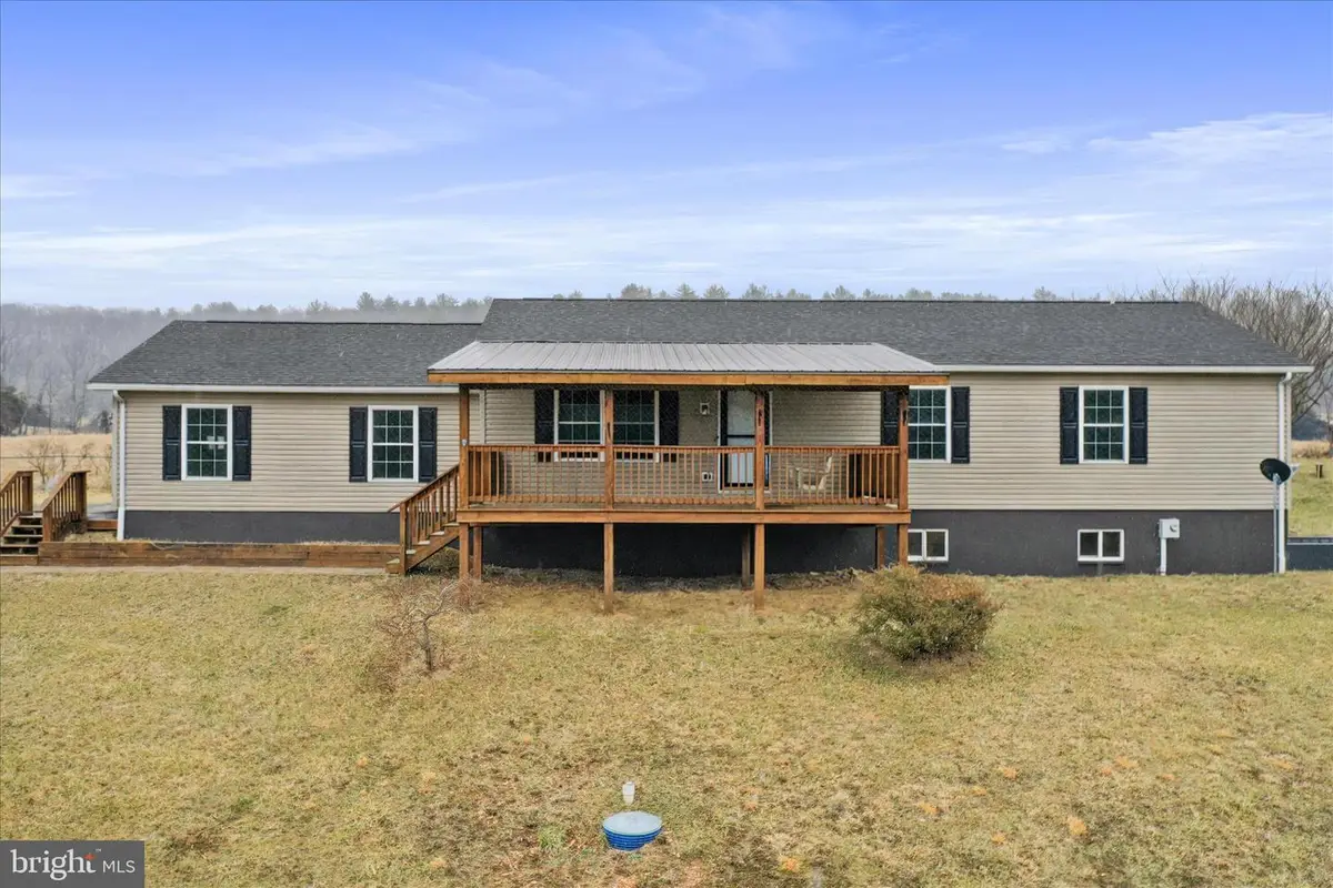35 Waterstone Ln, Berkeley Springs, WV 25411 - #1