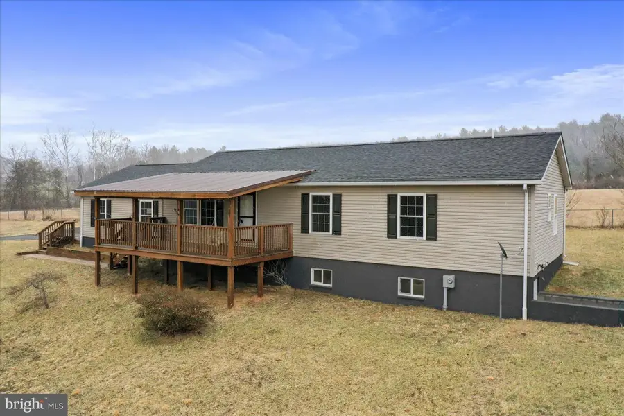 35 Waterstone Ln, Berkeley Springs, WV 25411 - #3