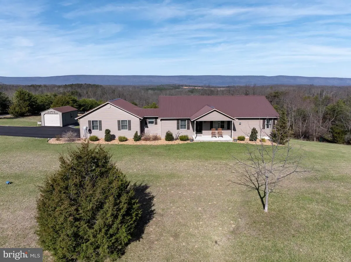 10 Jordan Hollow Ln, Berkeley Springs, WV 25411 - #1