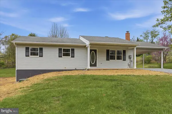381 Mellon East Rd, HEDGESVILLE, WV 25427