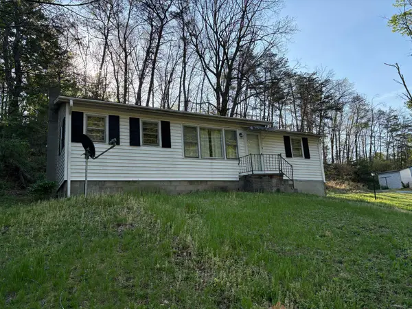119 Radio Station Ln, BERKELEY SPRINGS, WV 25411