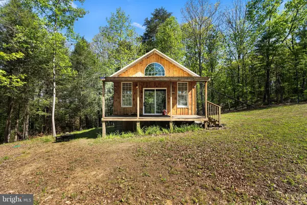 21 Thornwood Dr, BERKELEY SPRINGS, WV 25411