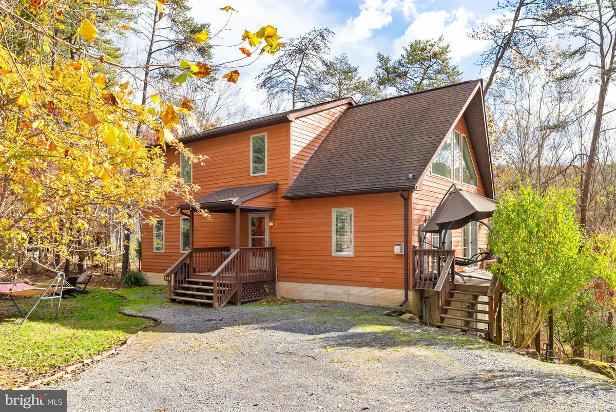 575 Creekview Ln, Berkeley Springs, WV 25411 - #1
