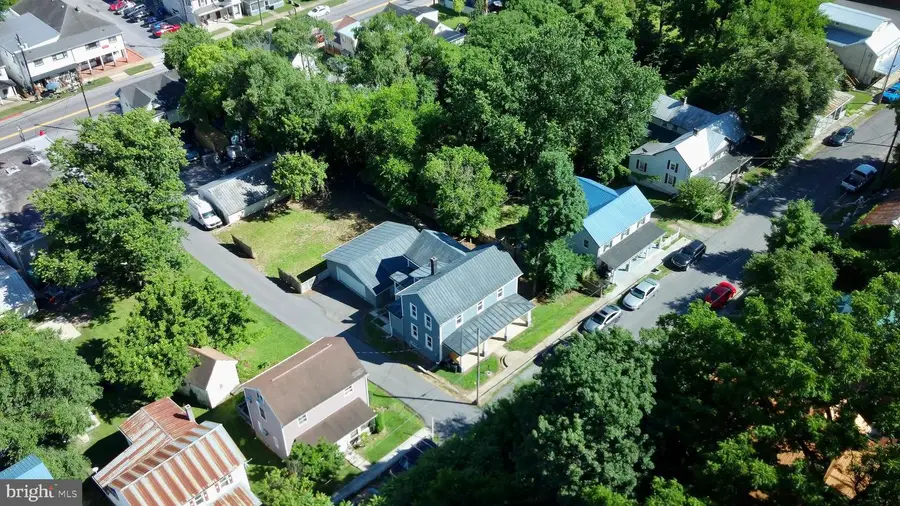 364 Wilkes St, Berkeley Springs, WV 25411 - #3