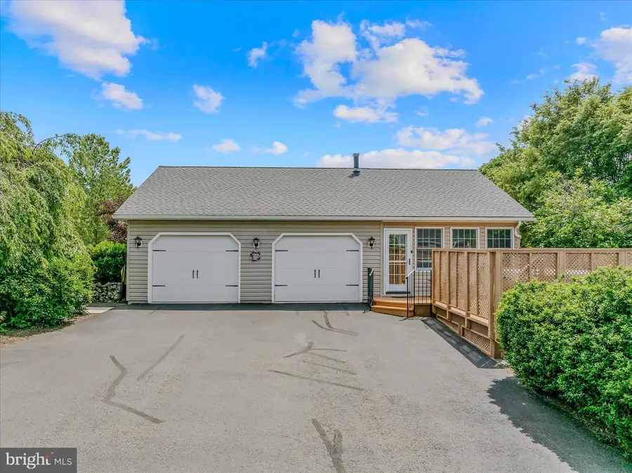 302 Prado Way, Berkeley Springs, WV 25411 - #3