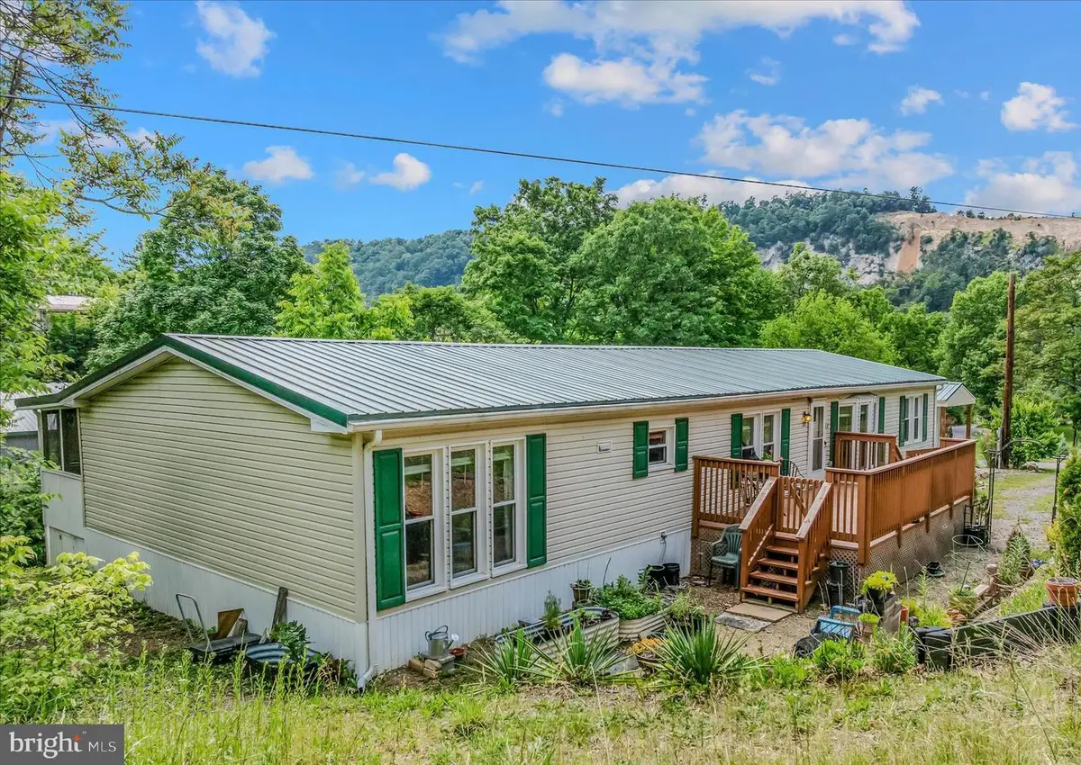 32 Sherrill, Berkeley Springs, WV 25411 - #1