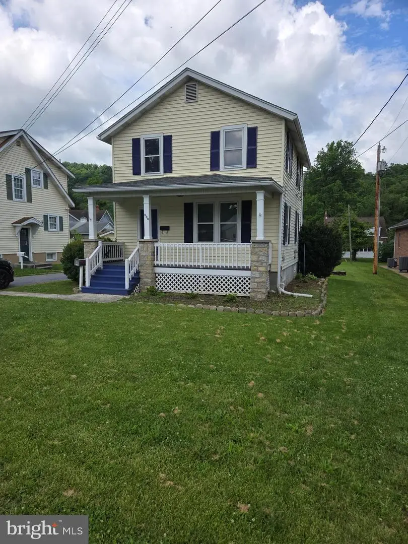 308 S Green St, Berkeley Springs, WV 25411 - #2