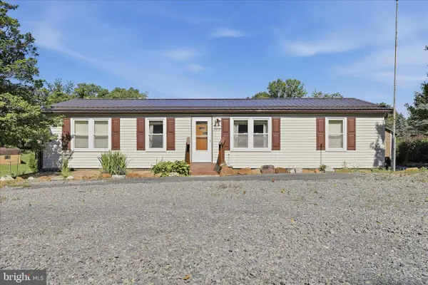 3919 Fairview Dr, BERKELEY SPRINGS, WV 25411