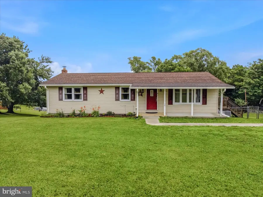 34 Morgan Ln, Berkeley Springs, WV 25411 - #2