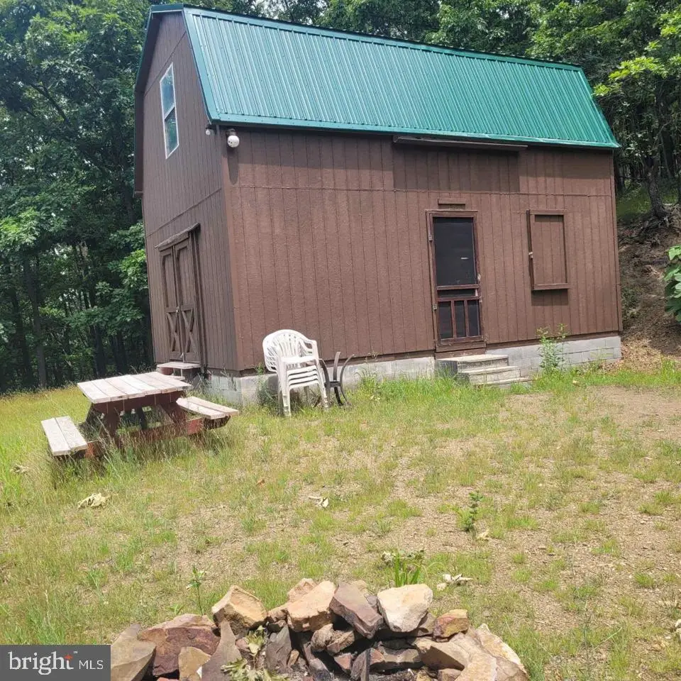 312 Outlook Ln, Great Cacapon, WV 25422 - #1
