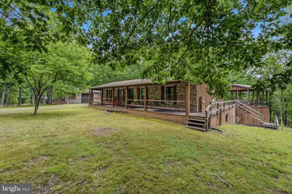 781 Moss Ln, GREAT CACAPON, WV 25422