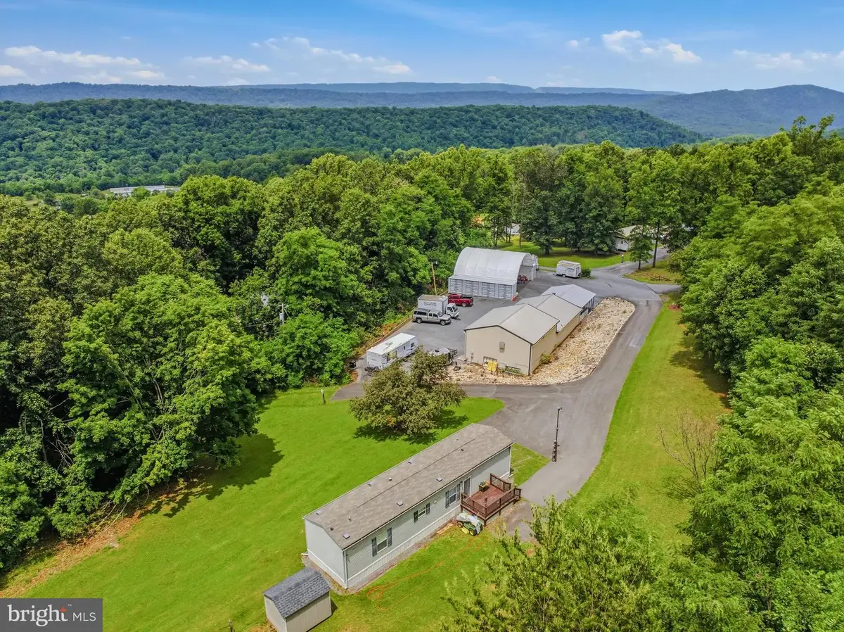 208 Barbeque Dr, Berkeley Springs, WV 25411 - #1