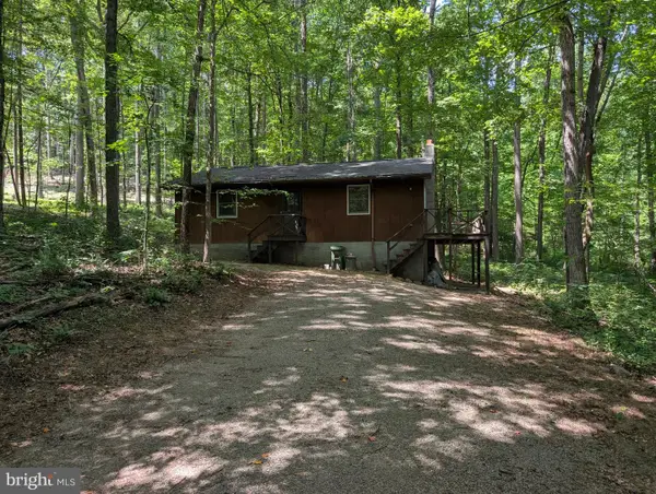 378 Happy Valley, BERKELEY SPRINGS, WV 25411