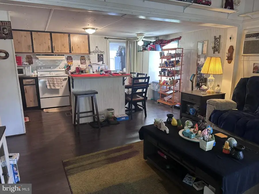 80 Potomac St, Paw Paw, WV 25422 - #2