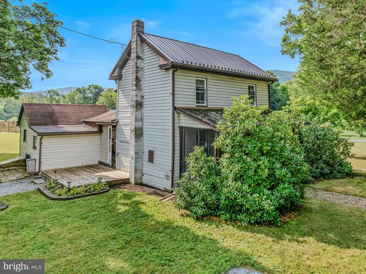 74 Bayberry Ln, Berkeley Springs, WV 25411 - #1