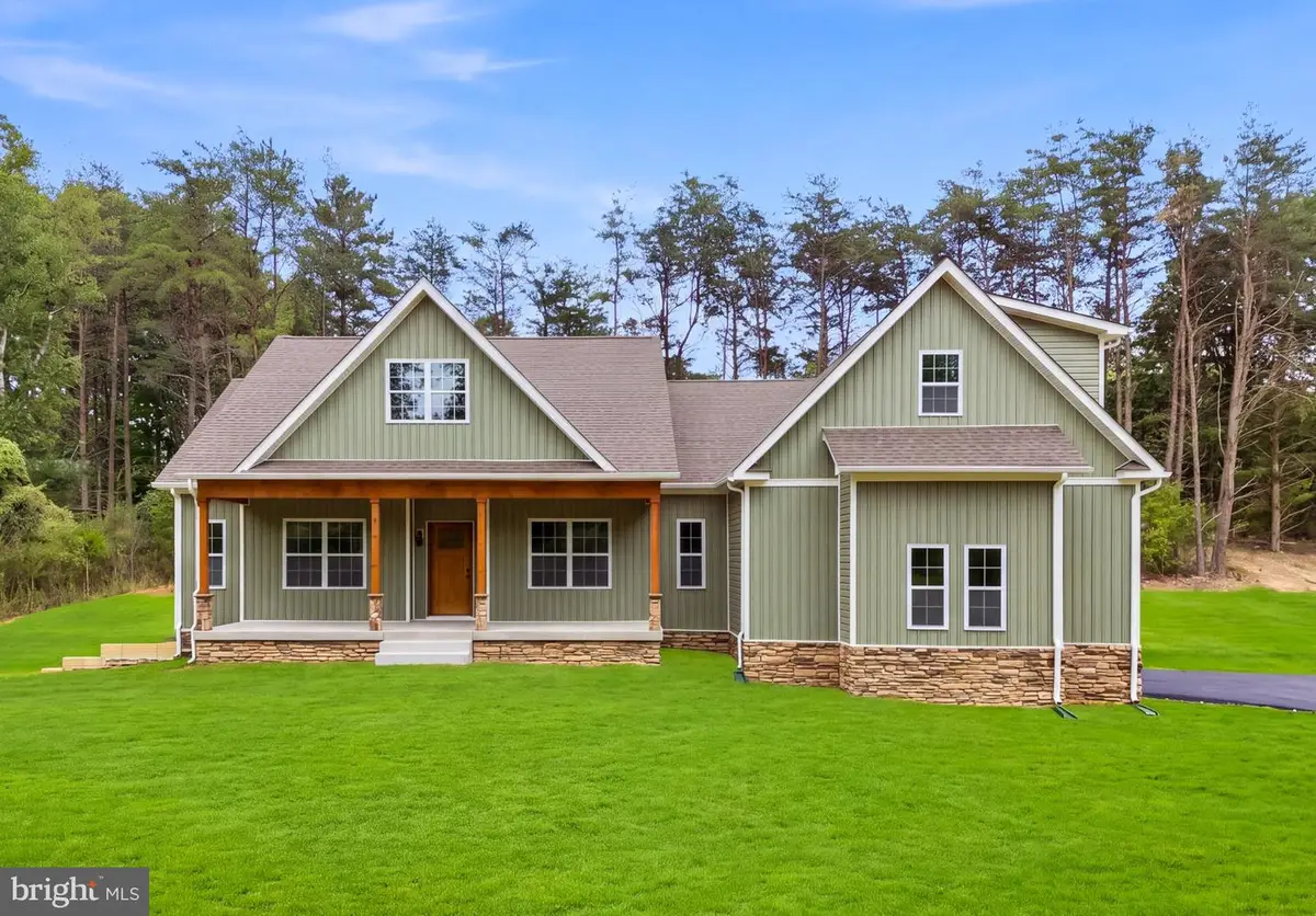 43 Spruce Ln, Berkeley Springs, WV 25411 - #1