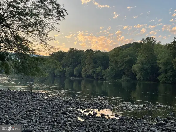 Lowline, GREAT CACAPON, WV 25422