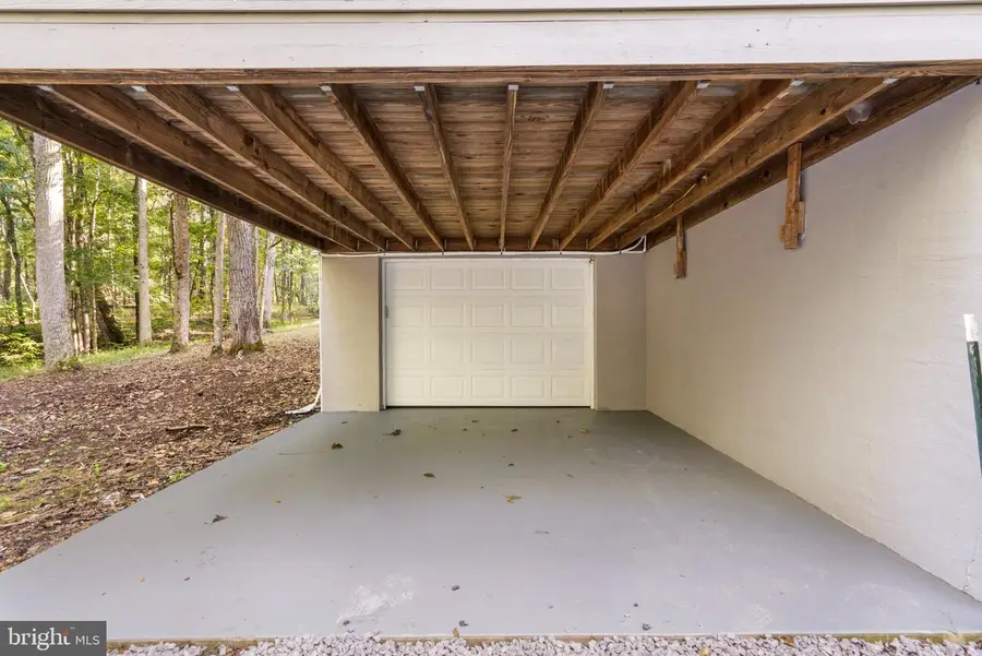 723 Amberwood Ln, Great Cacapon, WV 25422 - #2
