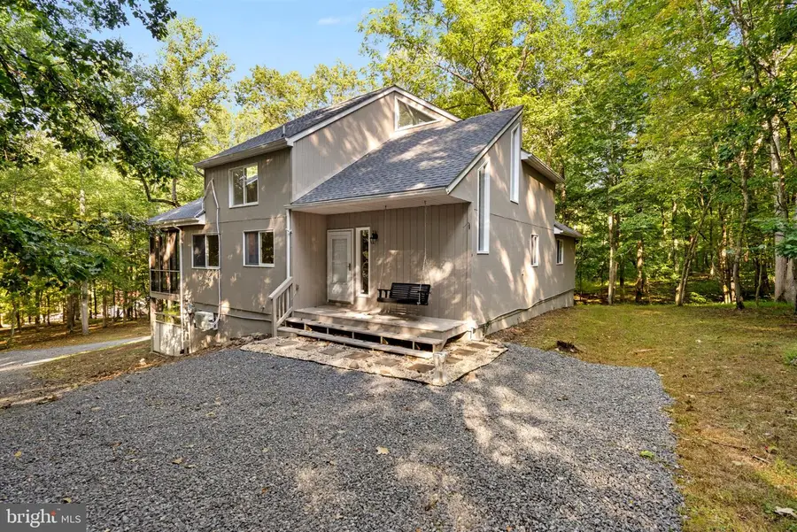 723 Amberwood Ln, Great Cacapon, WV 25422 - #3