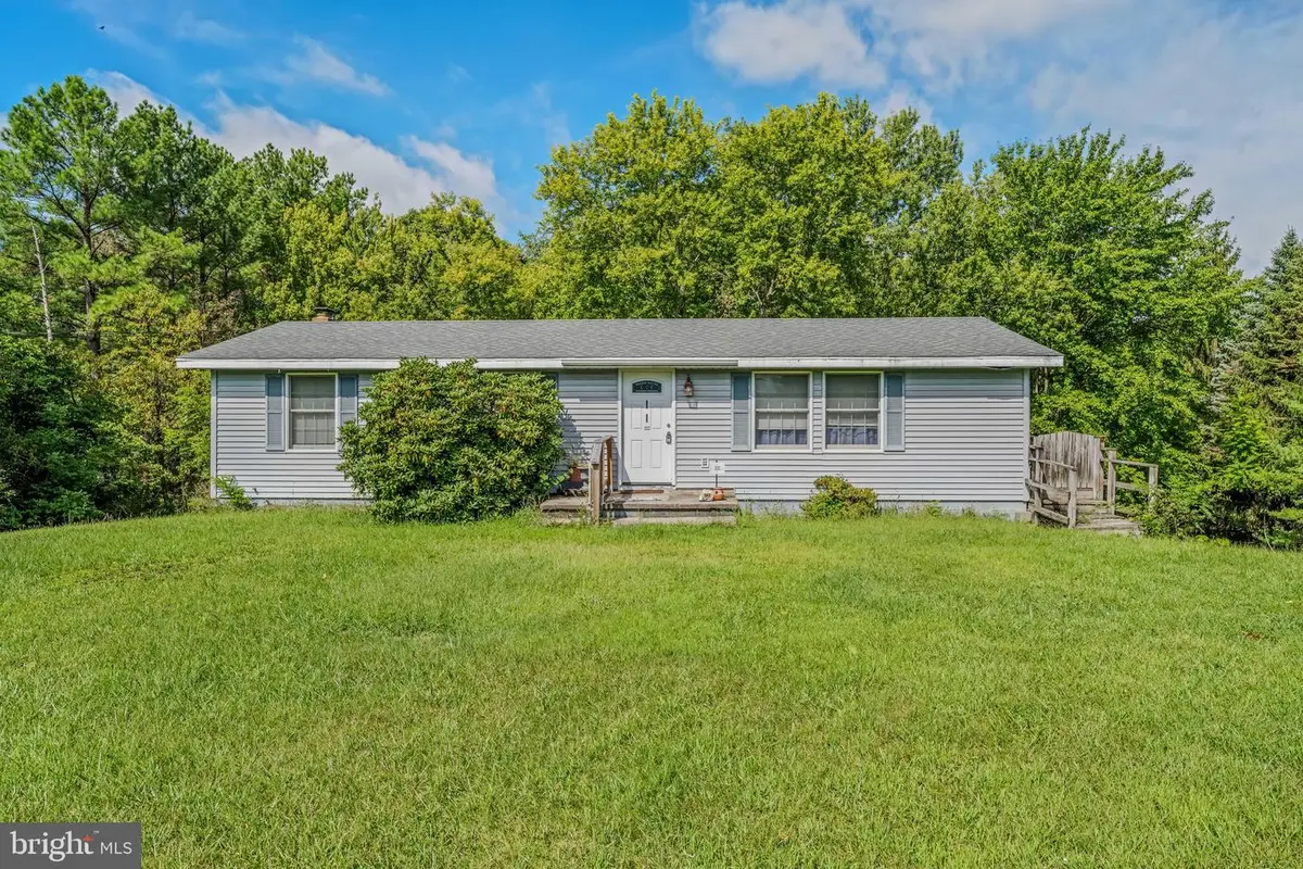 582 Apple Orchard Cir, Berkeley Springs, WV 25411 - #1