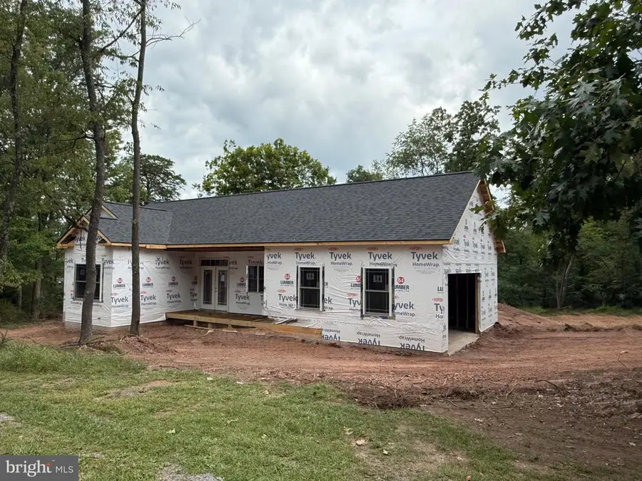 259 Grove Heights Rd, Berkeley Springs, WV 25411 - #2