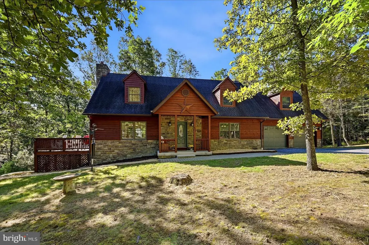 323 Colonial Dr, Berkeley Springs, WV 25411 - #1
