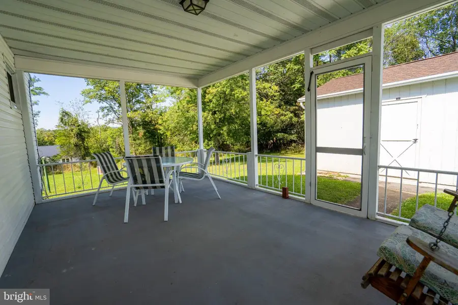 1911 Fairview Dr, Berkeley Springs, WV 25411 - #3