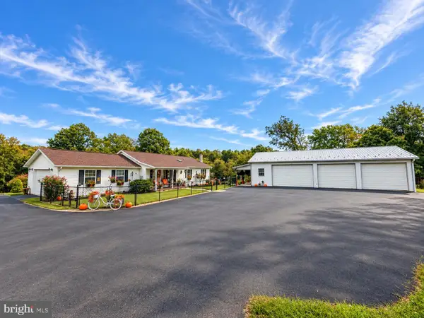70 Apple Orchard Pl, BERKELEY SPRINGS, WV 25411