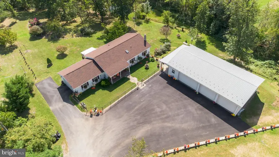 70 Apple Orchard Pl, Berkeley Springs, WV 25411 - #2