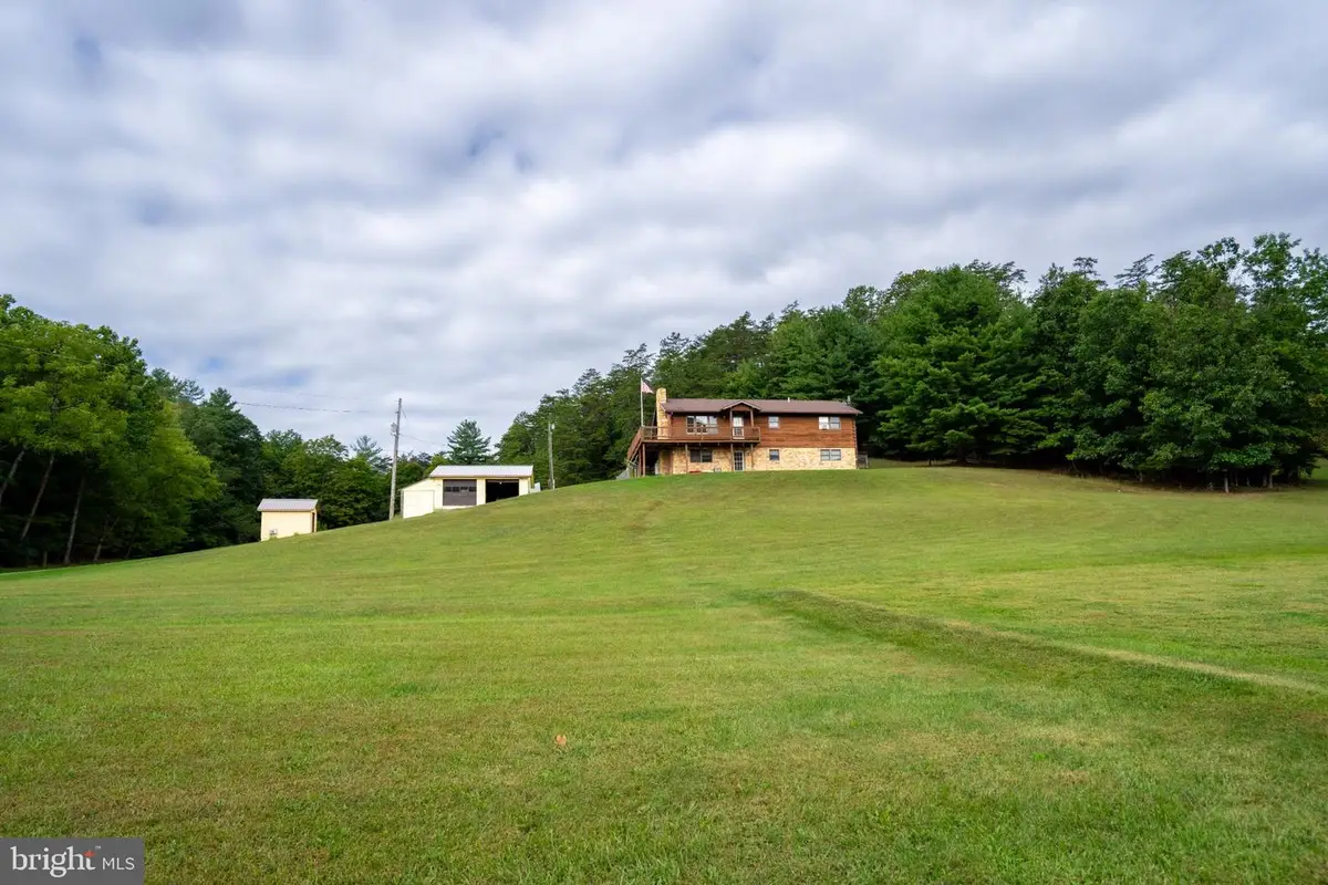 672 Creek Rd, Berkeley Springs, WV 25411 - #1
