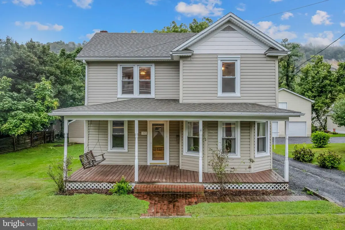 307 Harrison Ave, Berkeley Springs, WV 25411 - #1