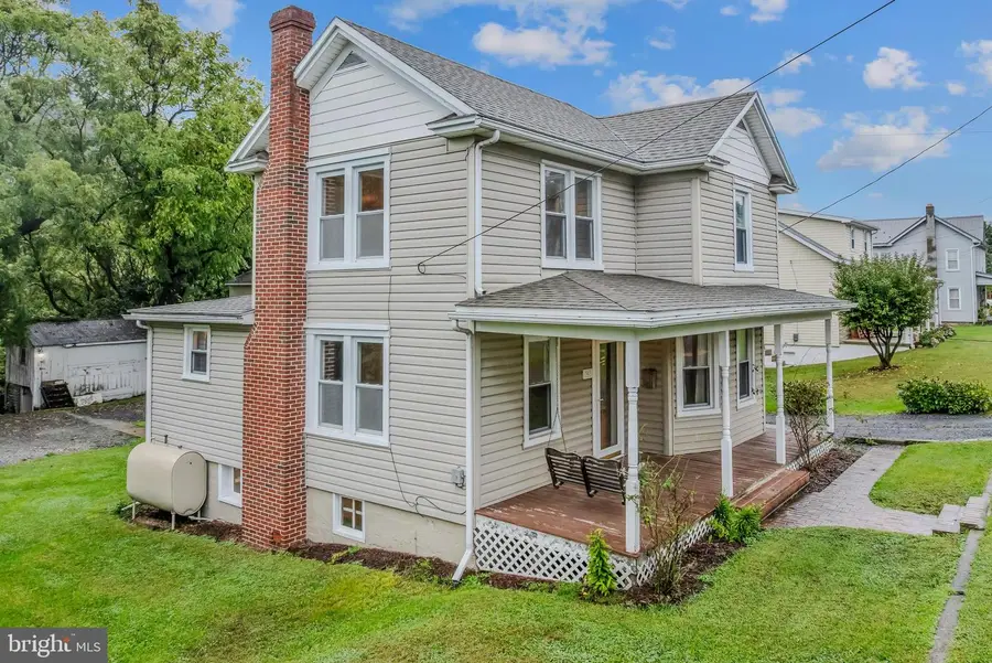 307 Harrison Ave, Berkeley Springs, WV 25411 - #3