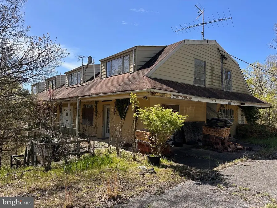 281 Misty Ln, Berkeley Springs, WV 25411 - #2