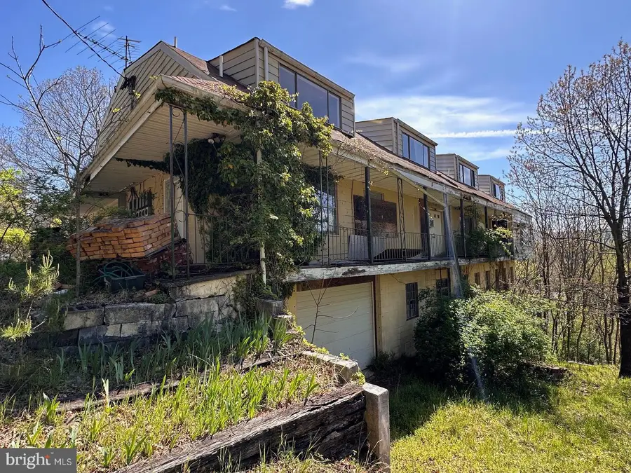 281 Misty Ln, Berkeley Springs, WV 25411 - #3