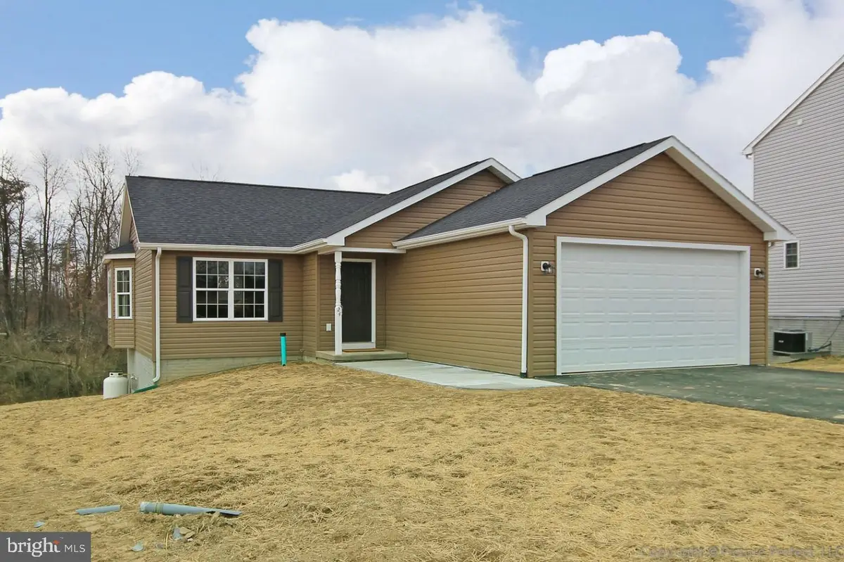 57 Gray Ln, Berkeley Springs, WV 25411 - #1