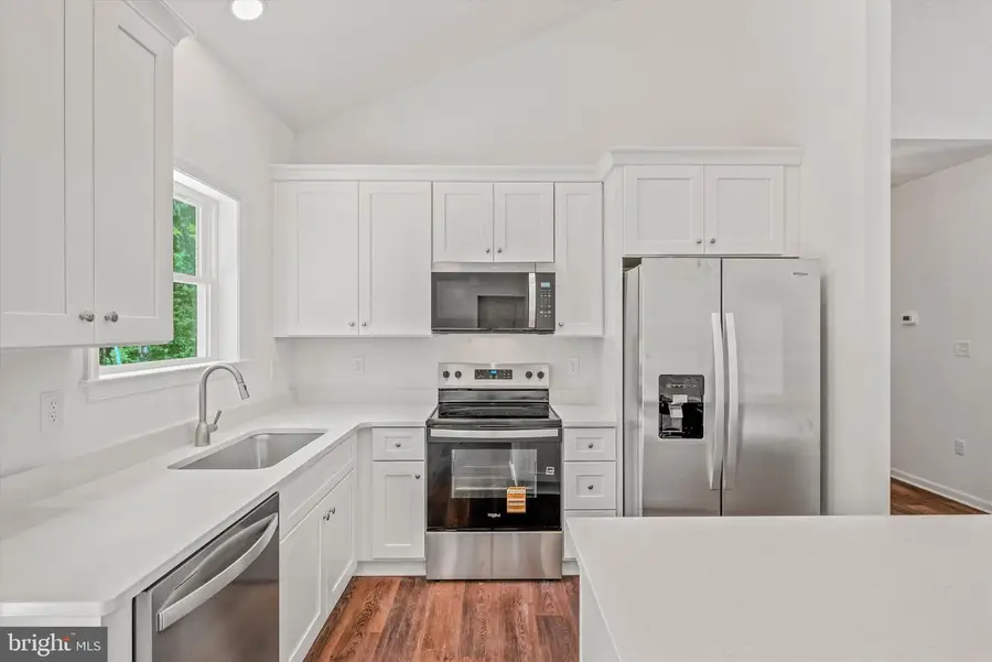 57 Gray Ln, Berkeley Springs, WV 25411 - #2