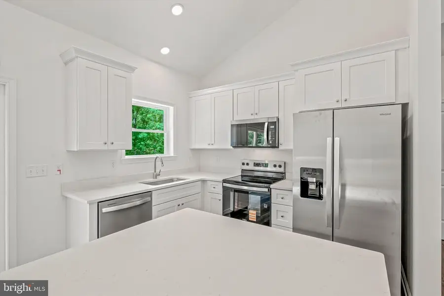 57 Gray Ln, Berkeley Springs, WV 25411 - #3