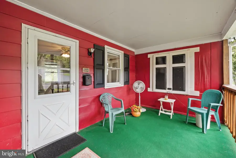 549 Harrison Ave, Berkeley Springs, WV 25411 - #2