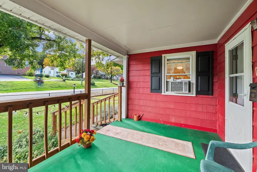 549 Harrison Ave, Berkeley Springs, WV 25411 - #3