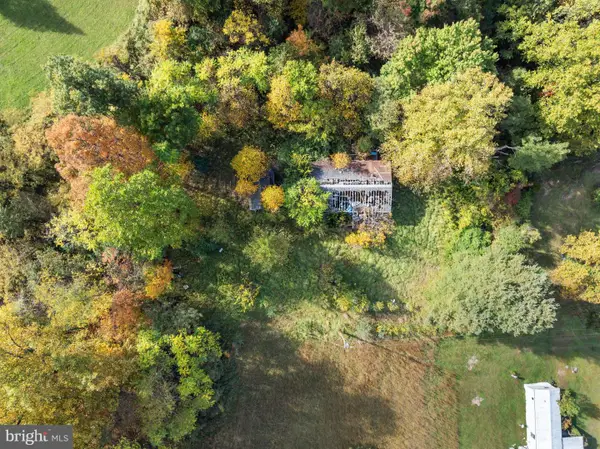 76 Choctaw Ln, GREAT CACAPON, WV 25422