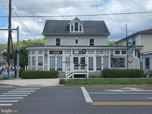 174 N Washington St, BERKELEY SPRINGS, WV 25411