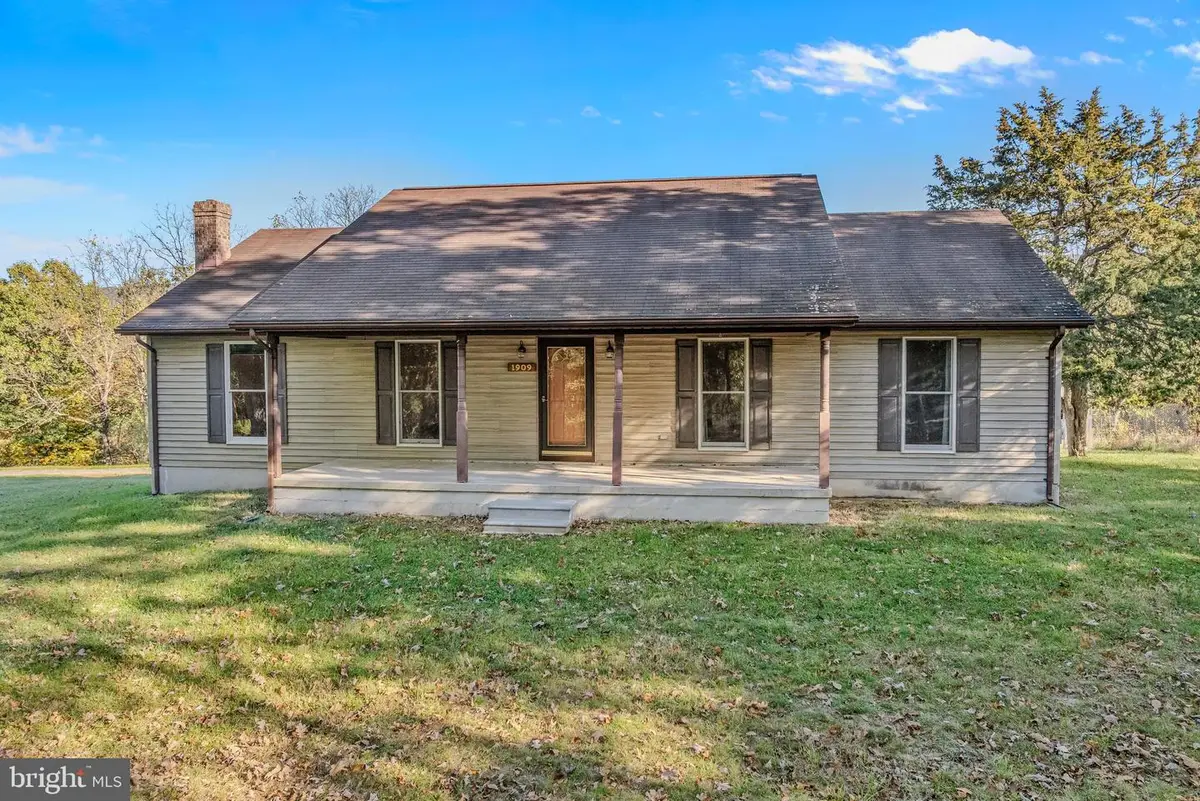 1909 Spohrs Rd, Berkeley Springs, WV 25411 - #1